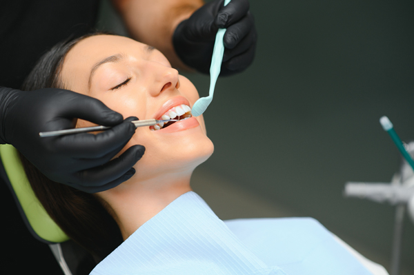 Straightening Teeth With A Cosmetic Dentist